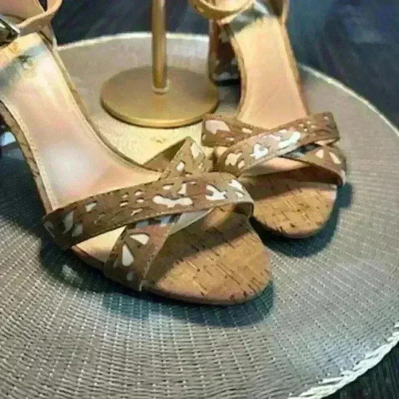 Coach‎ and Four Sandal - Picture 7 of 7